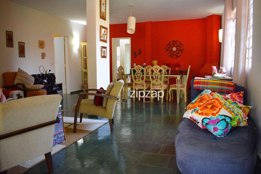 Chácara, 3 quartos, 2253 m² - Foto 1