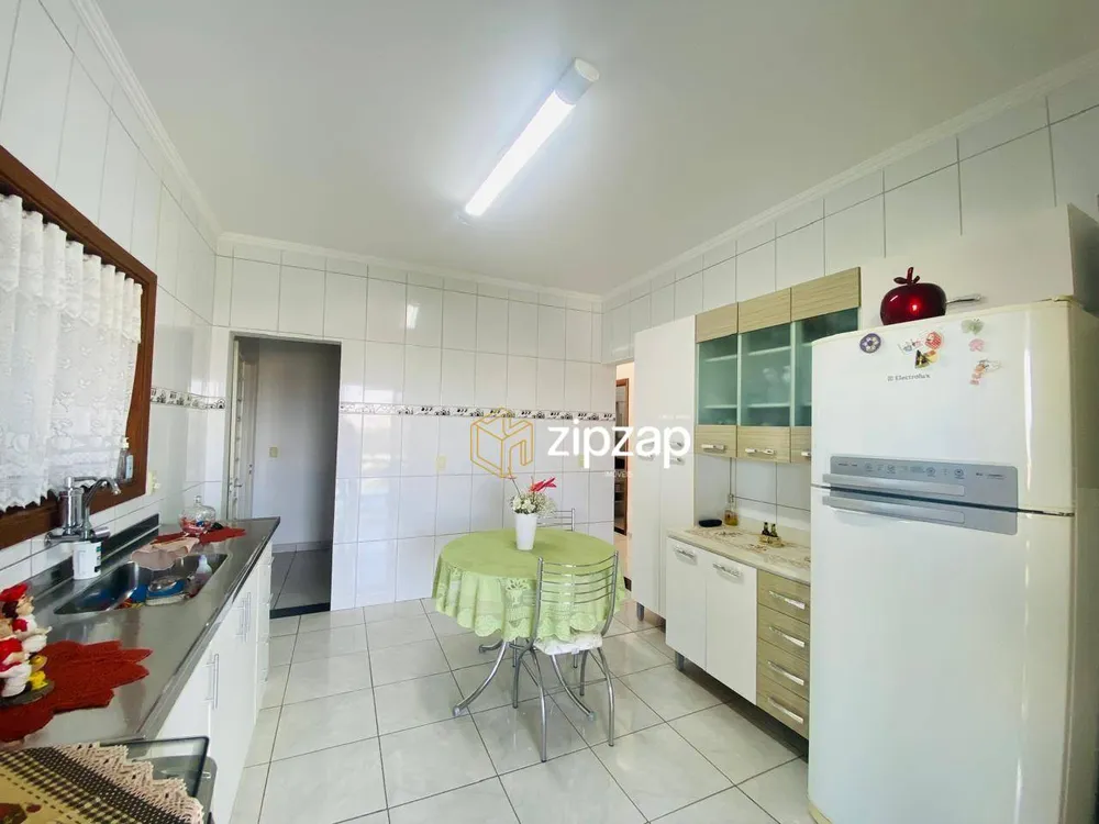 Casa, 3 quartos, 131 m² - Foto 2