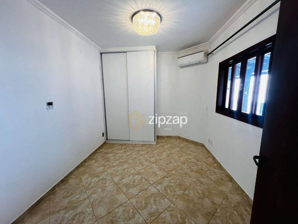 Casa para alugar com 5 quartos, 250m² - Foto 4
