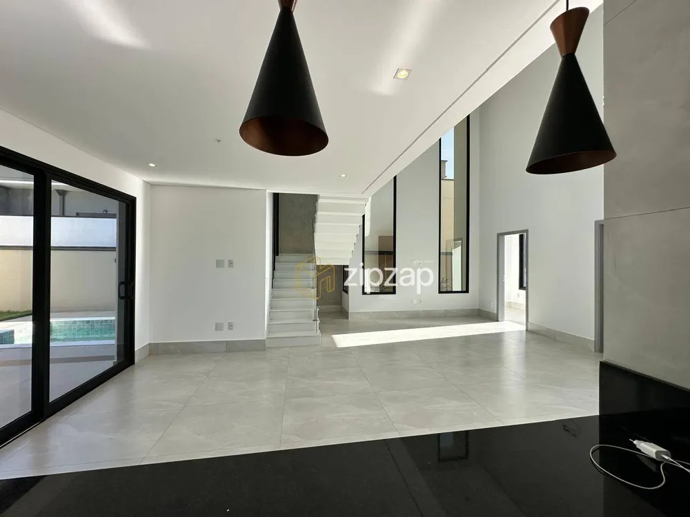 Casa, 3 quartos, 241 m² - Foto 4