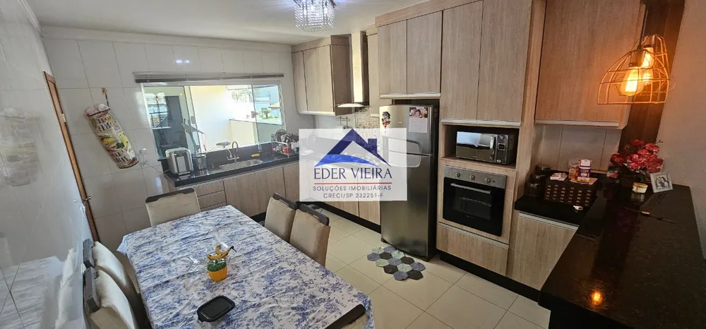 Casa, 3 quartos, 249 m² - Foto 1