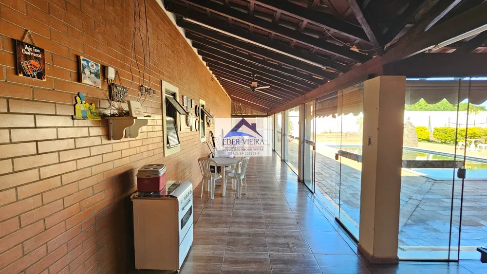 Chácara, 3 quartos, 1260 m² - Foto 1