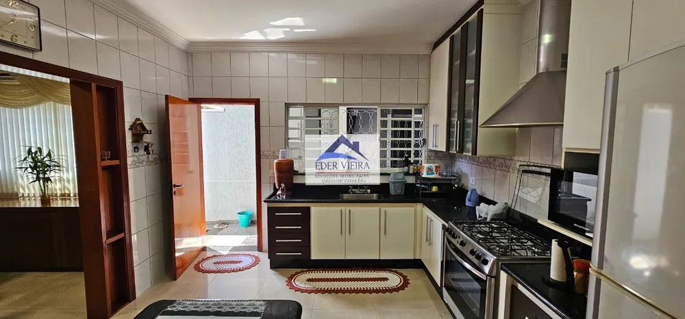 Casa, 3 quartos, 190 m² - Foto 1