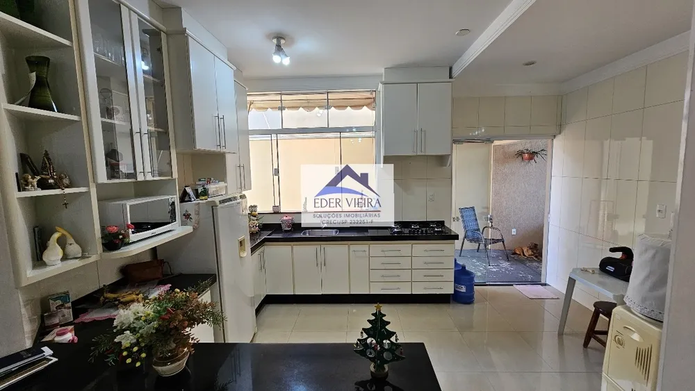 Casa, 3 quartos, 263 m² - Foto 1