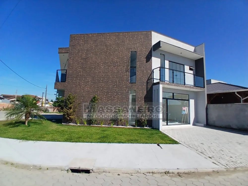 Casa, 4 quartos, 258 m² - Foto 1