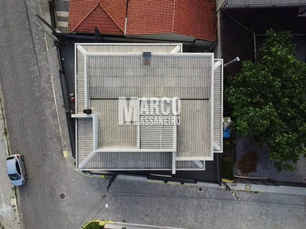 Casa, 7 quartos, 240 m² - Foto 2