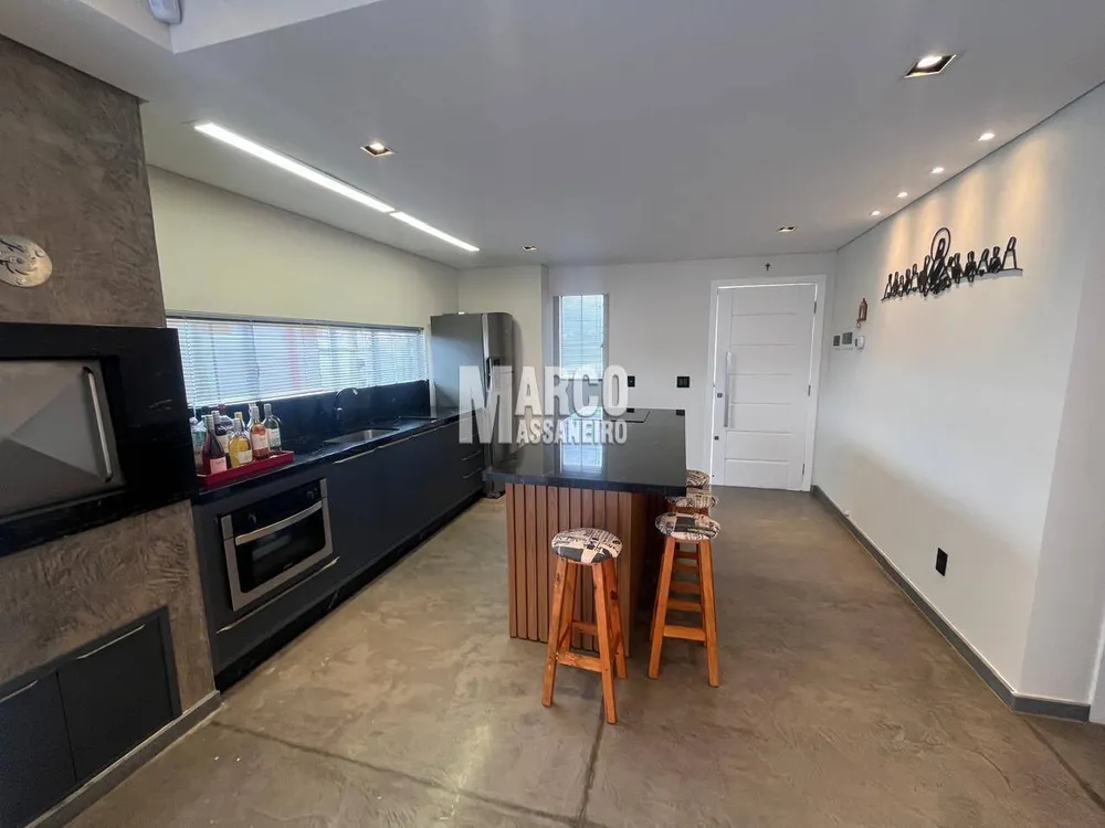 Casa, 7 quartos, 240 m² - Foto 3