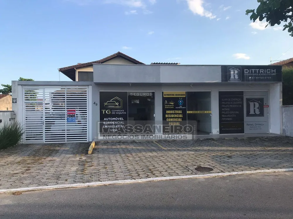 Casa, 5 quartos, 258 m² - Foto 1
