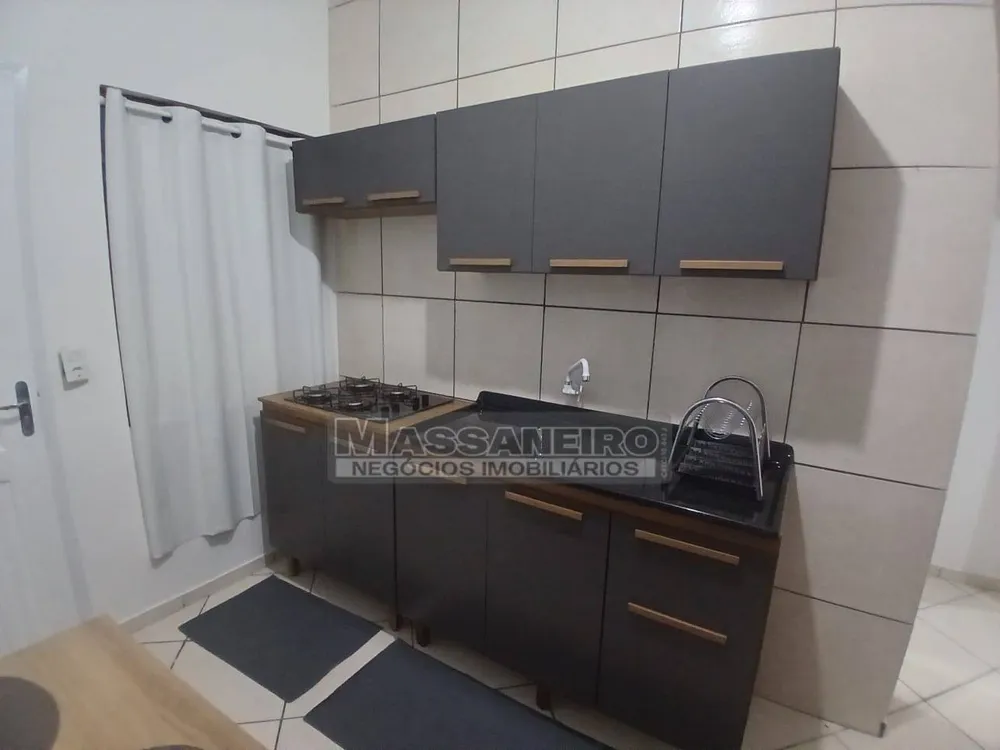 Casa, 6 quartos, 30 m² - Foto 1