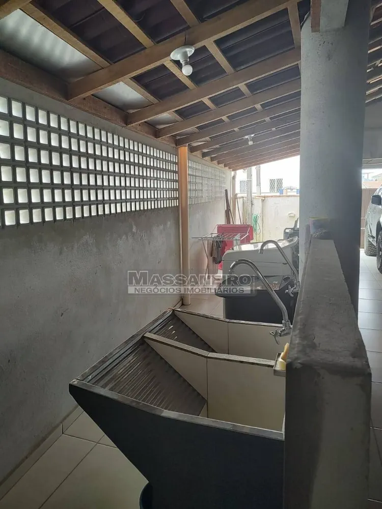 Casa, 5 quartos, 220 m² - Foto 1