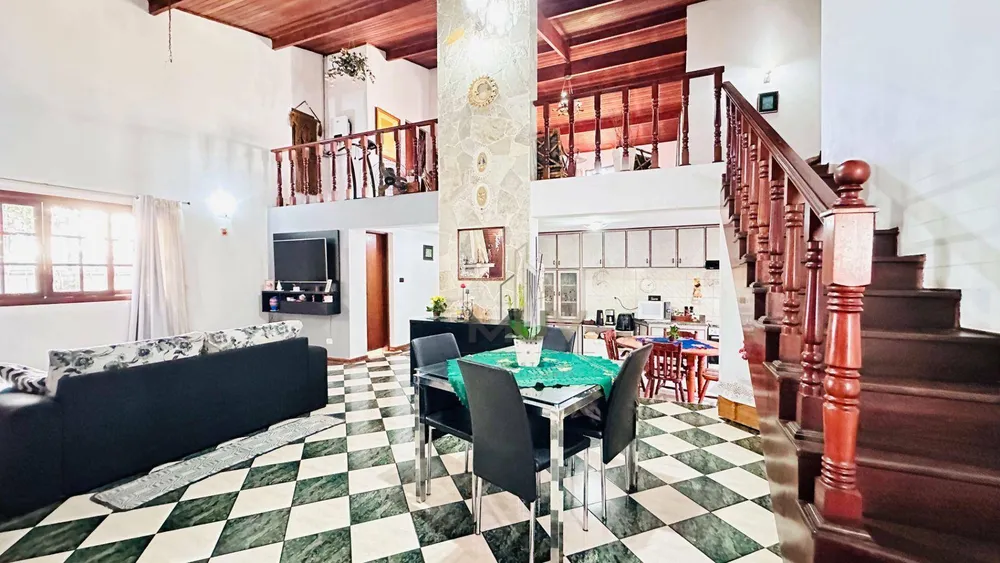 Casa, 4 quartos, 205 m² - Foto 1