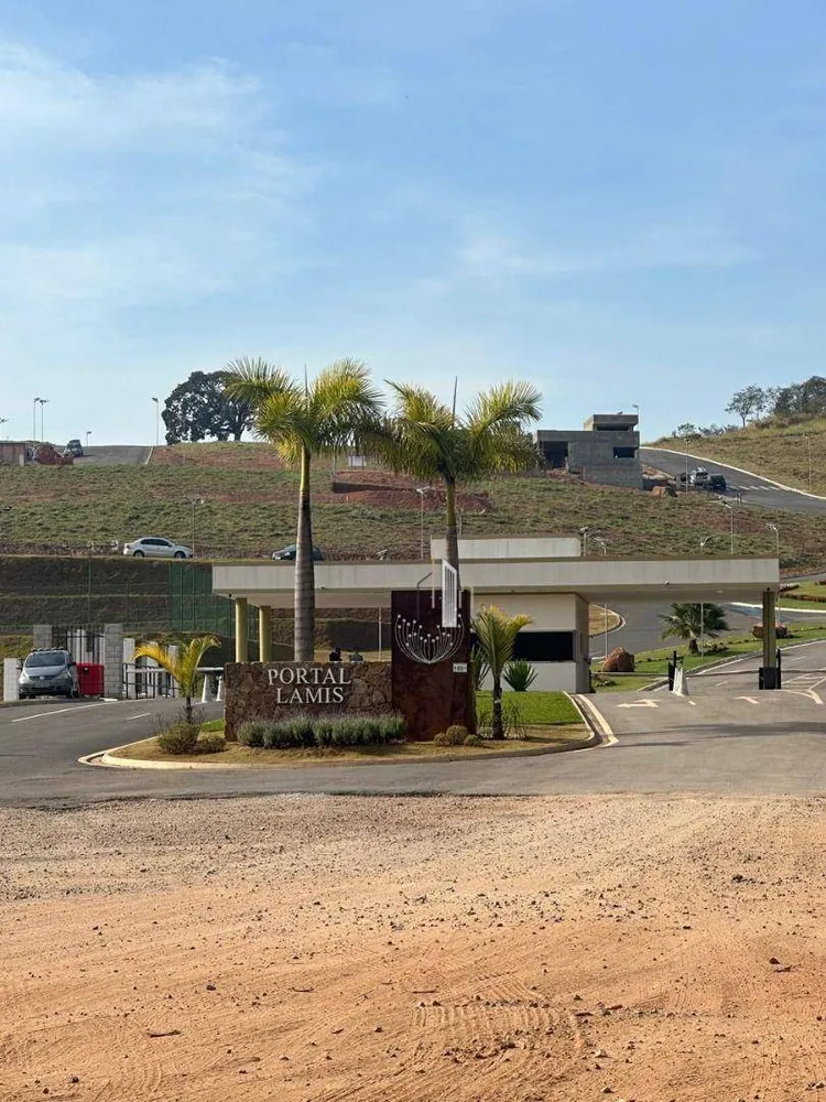 Loteamento e Condomínio, 300 m² - Foto 1