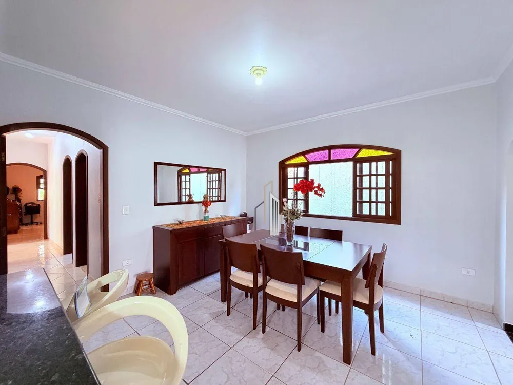 Casa, 4 quartos, 198 m² - Foto 2