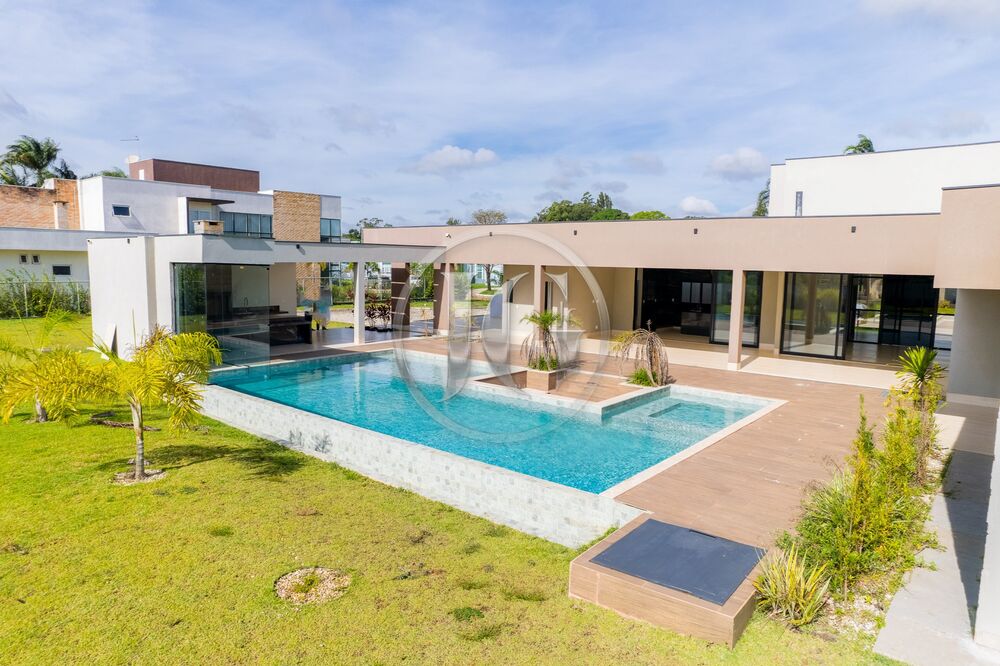 Casa à venda com 4 quartos, 800m² - Foto 4