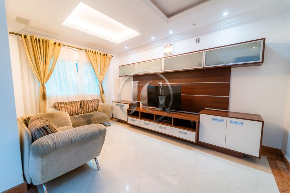 Casa à venda com 6 quartos, 1380m² - Foto 5