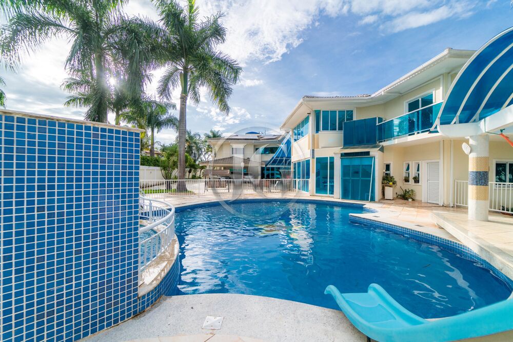 Casa à venda com 6 quartos, 1380m² - Foto 4