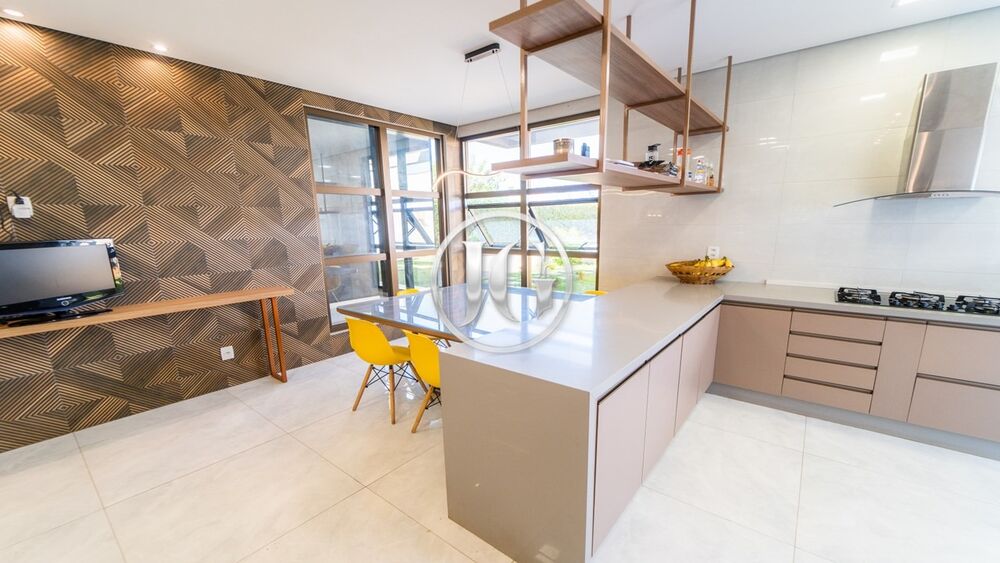 Casa à venda com 4 quartos, 380m² - Foto 7