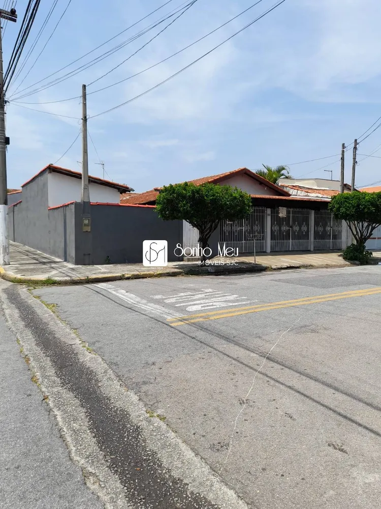 Casa, 3 quartos, 261 m² - Foto 1