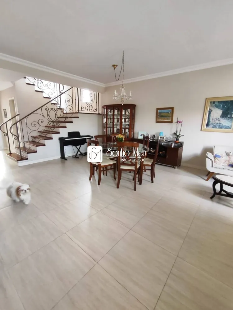 Casa, 4 quartos, 340 m² - Foto 1