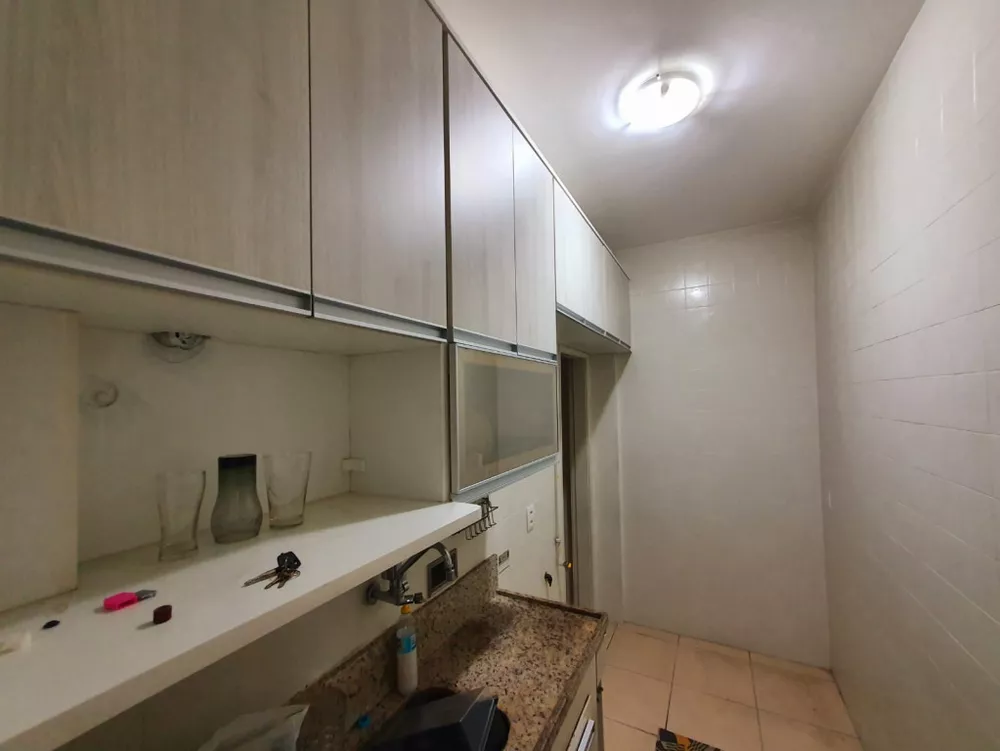 Apartamento à venda com 3 quartos, 65m² - Foto 2