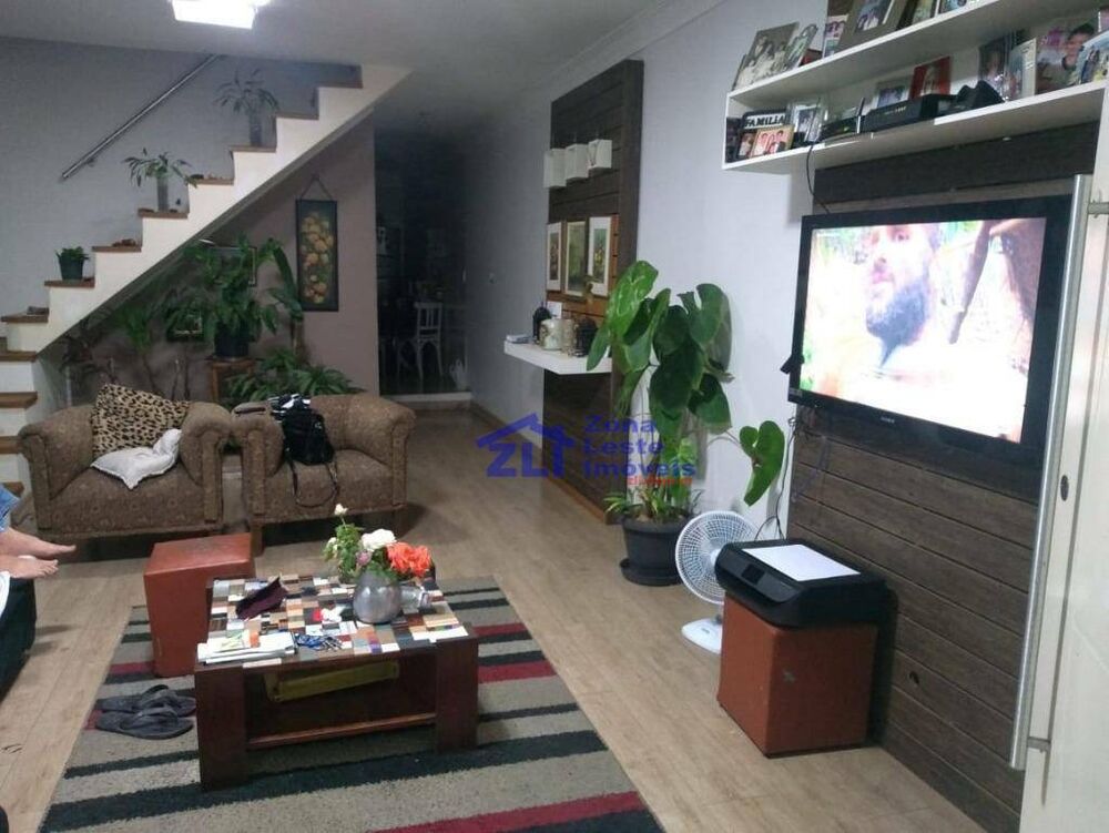 Casa à venda com 3 quartos, 150m² - Foto 1