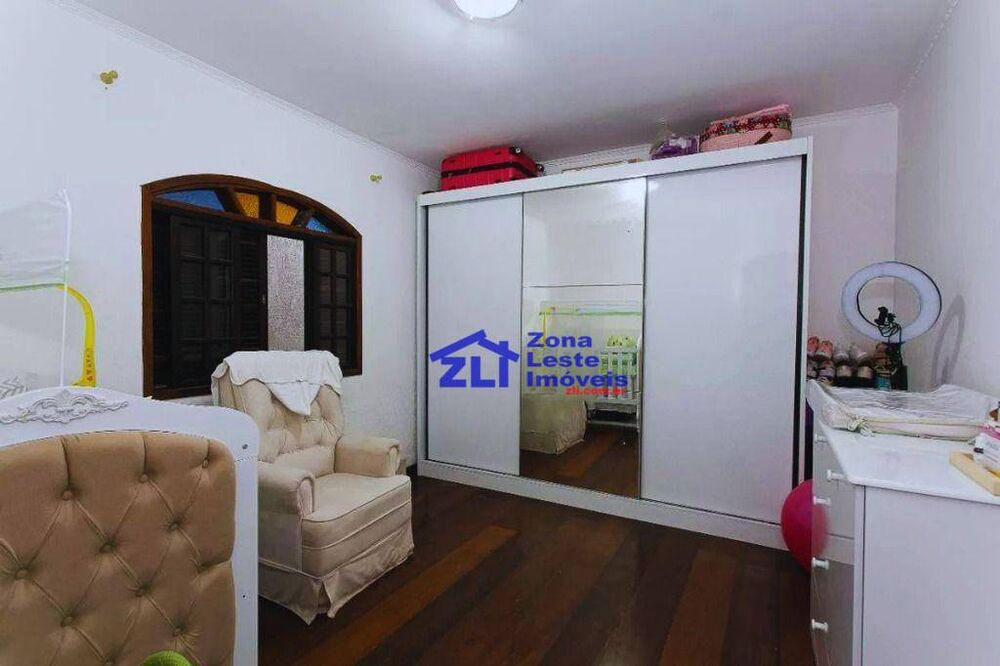 Sobrado, 6 quartos, 210 m² - Foto 2