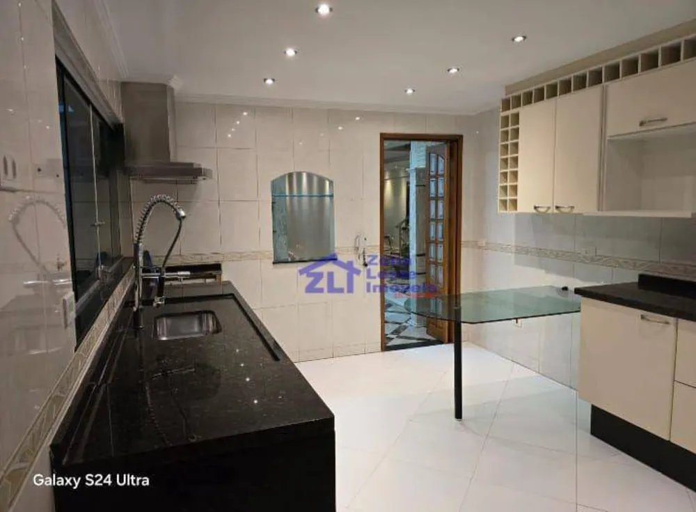 Sobrado, 3 quartos, 215 m² - Foto 2