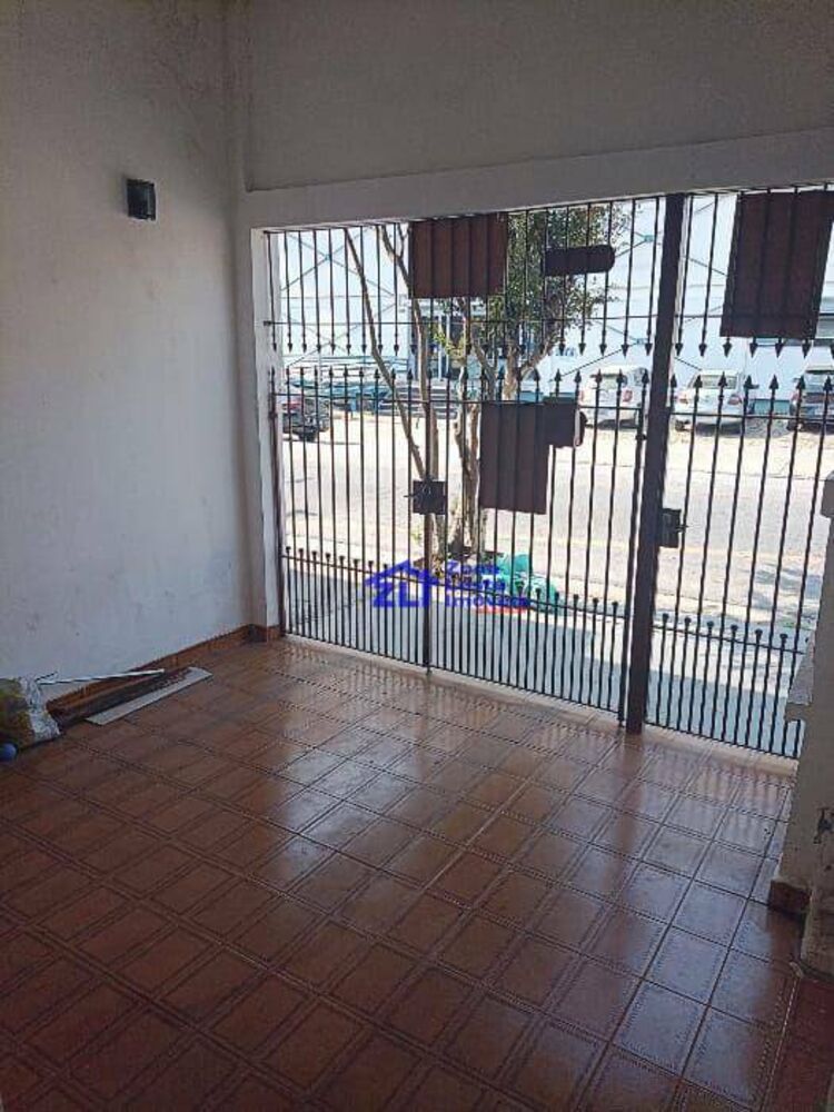Casa à venda com 2 quartos, 100m² - Foto 1