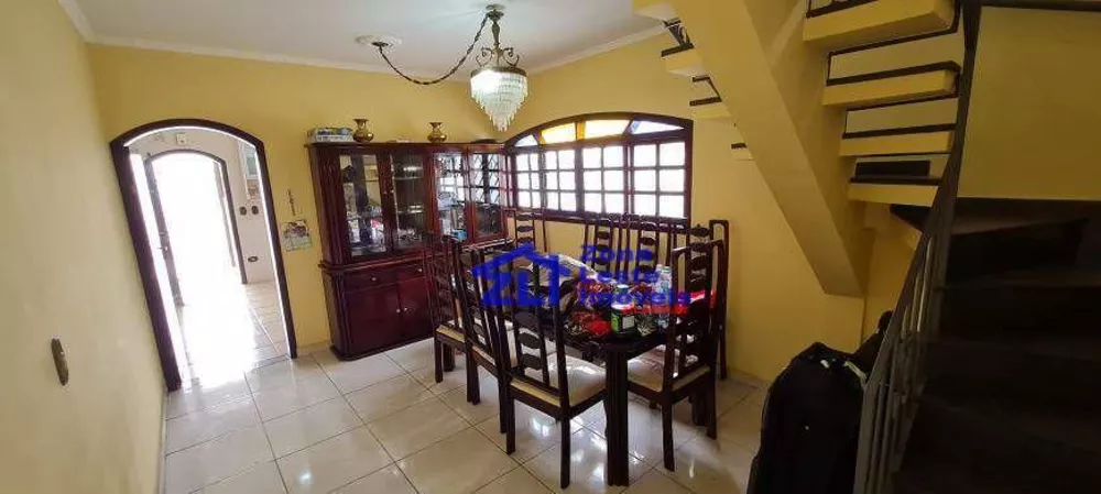 Sobrado, 4 quartos, 236 m² - Foto 1