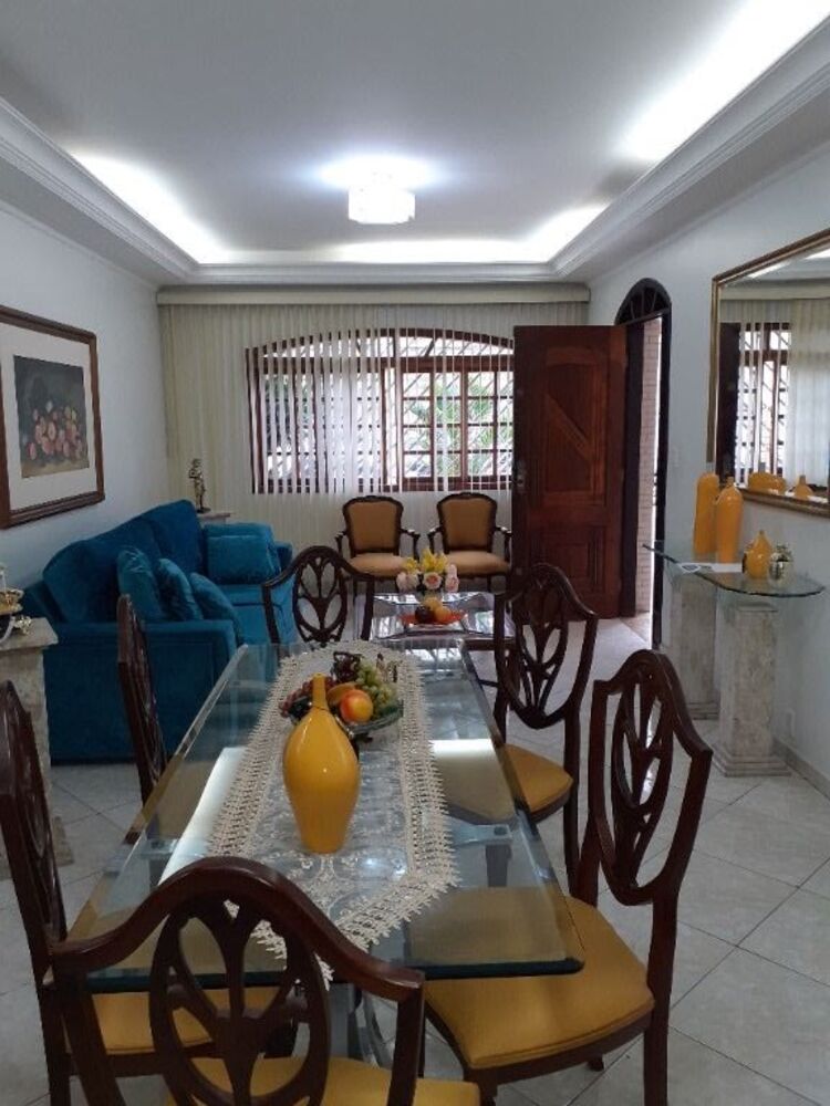 Sobrado à venda com 3 quartos, 390m² - Foto 1