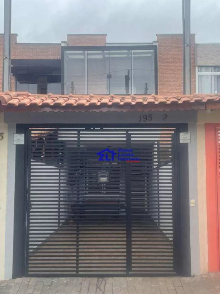 Sobrado à venda com 3 quartos, 200m² - Foto 1