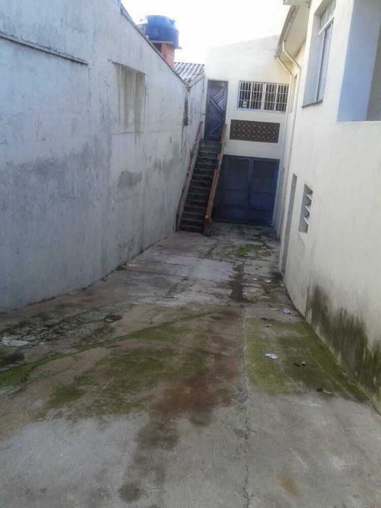 Casa à venda com 2 quartos, 180m² - Foto 1
