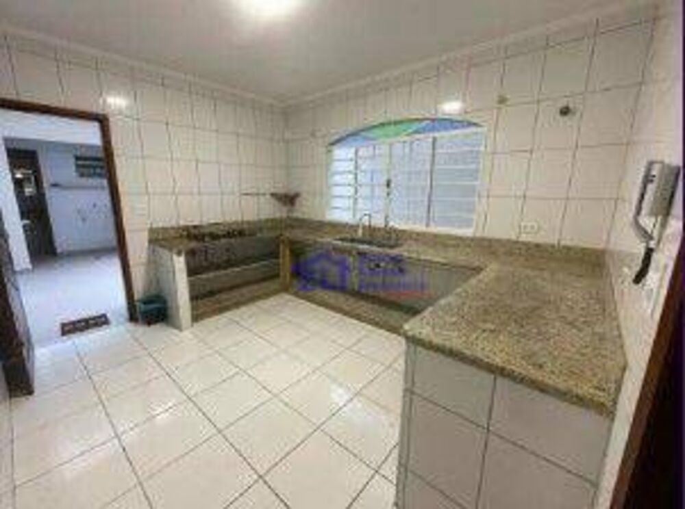 Sobrado à venda com 3 quartos, 169m² - Foto 4