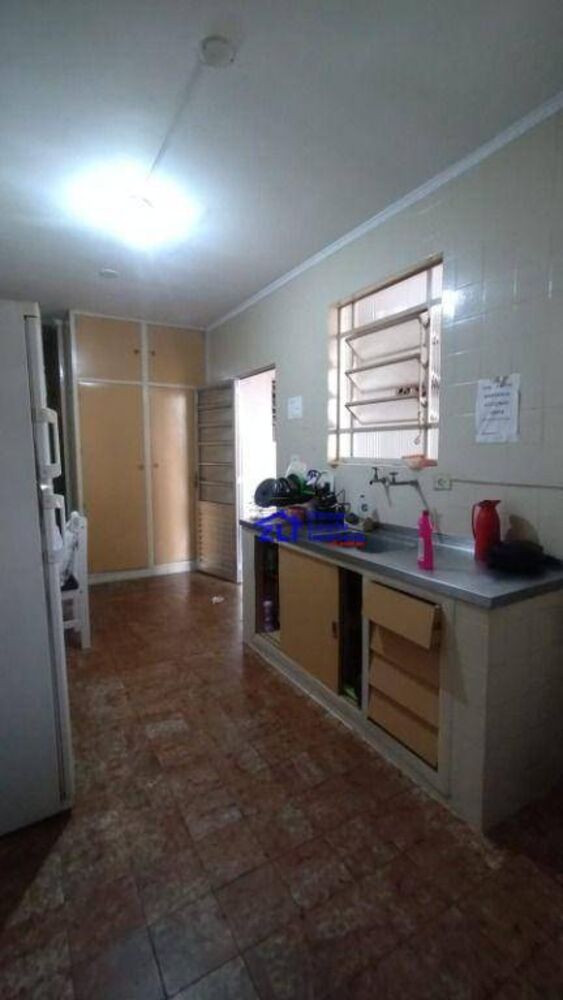 Casa à venda com 3 quartos, 100m² - Foto 1