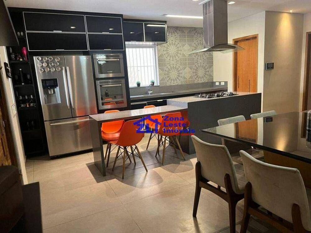 Sobrado, 3 quartos, 272 m² - Foto 1
