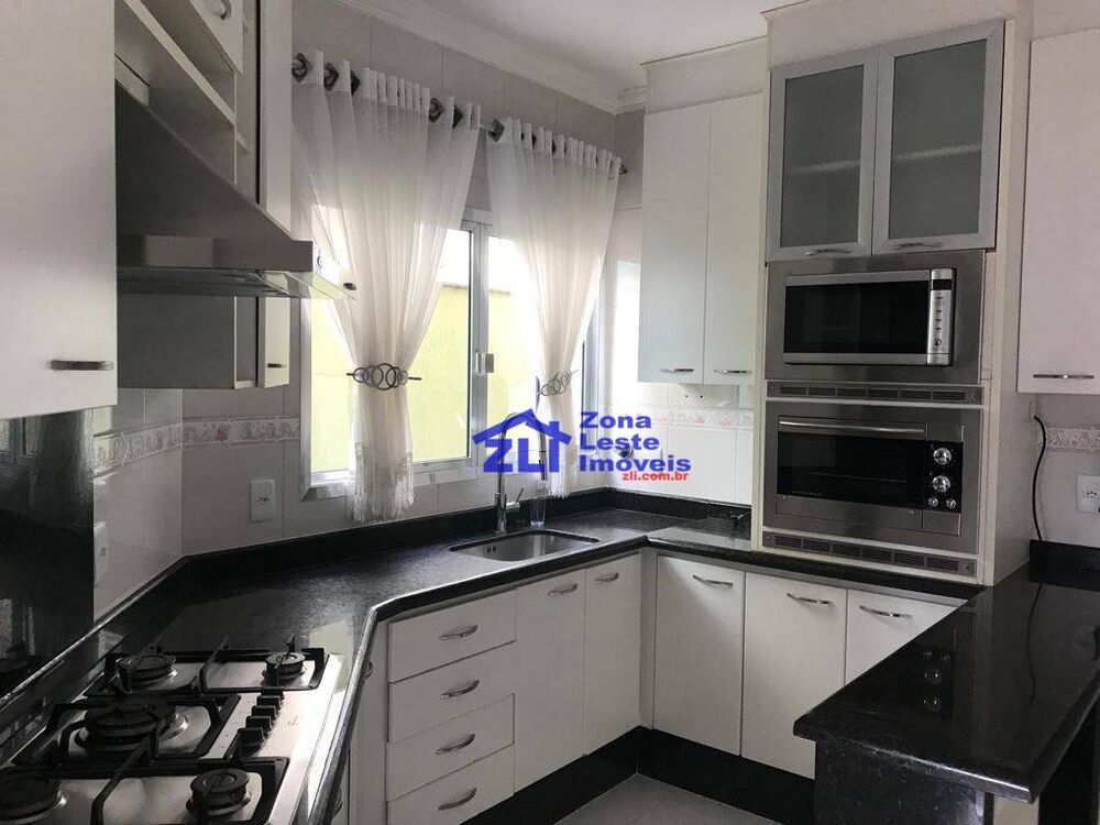 Sobrado à venda com 4 quartos, 250m² - Foto 2