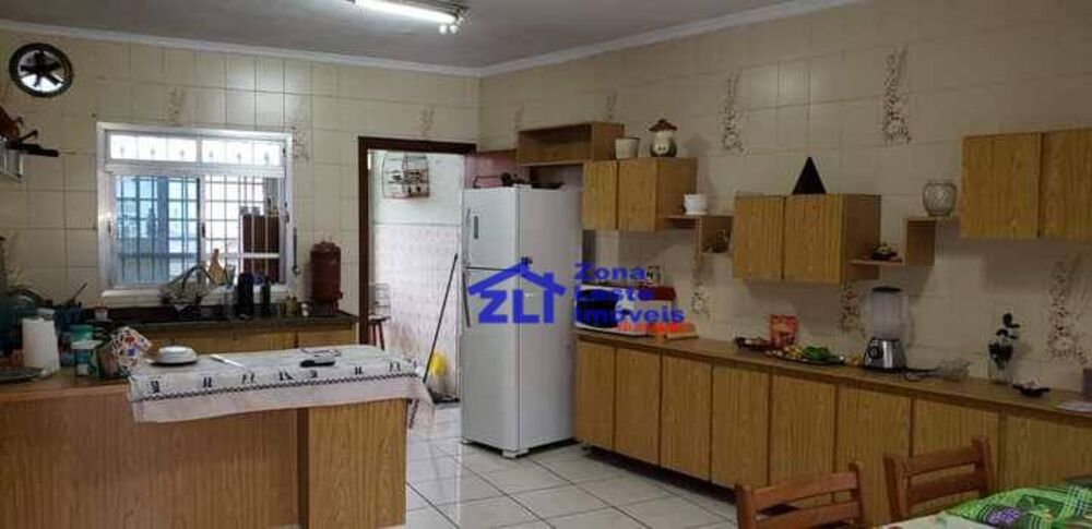 Casa, 4 quartos, 270 m² - Foto 5