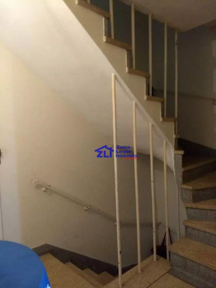 Casa de Condomínio à venda com 3 quartos, 210m² - Foto 2