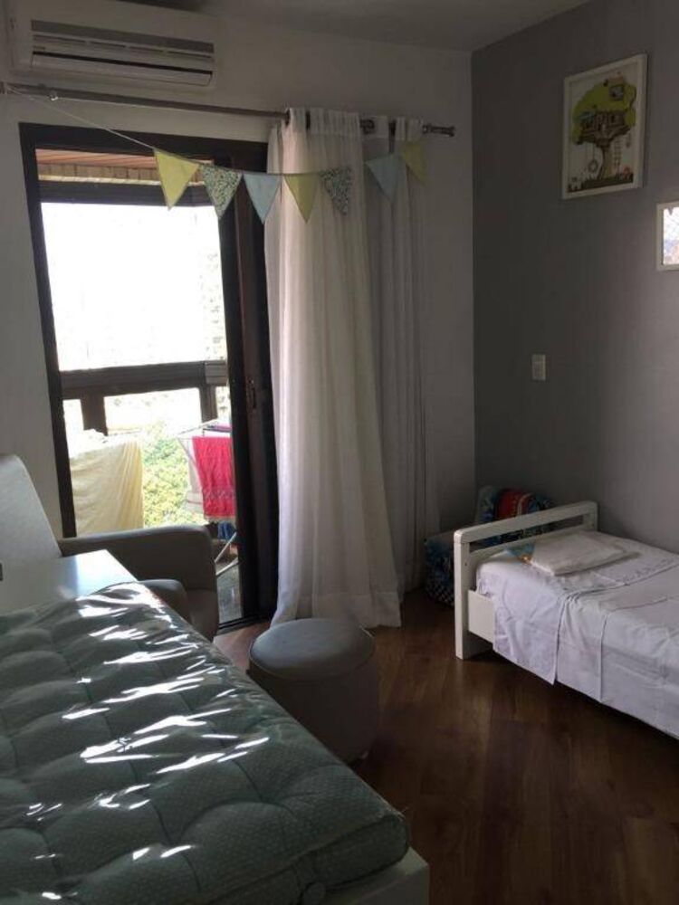 Apartamento à venda com 4 quartos, 180m² - Foto 1