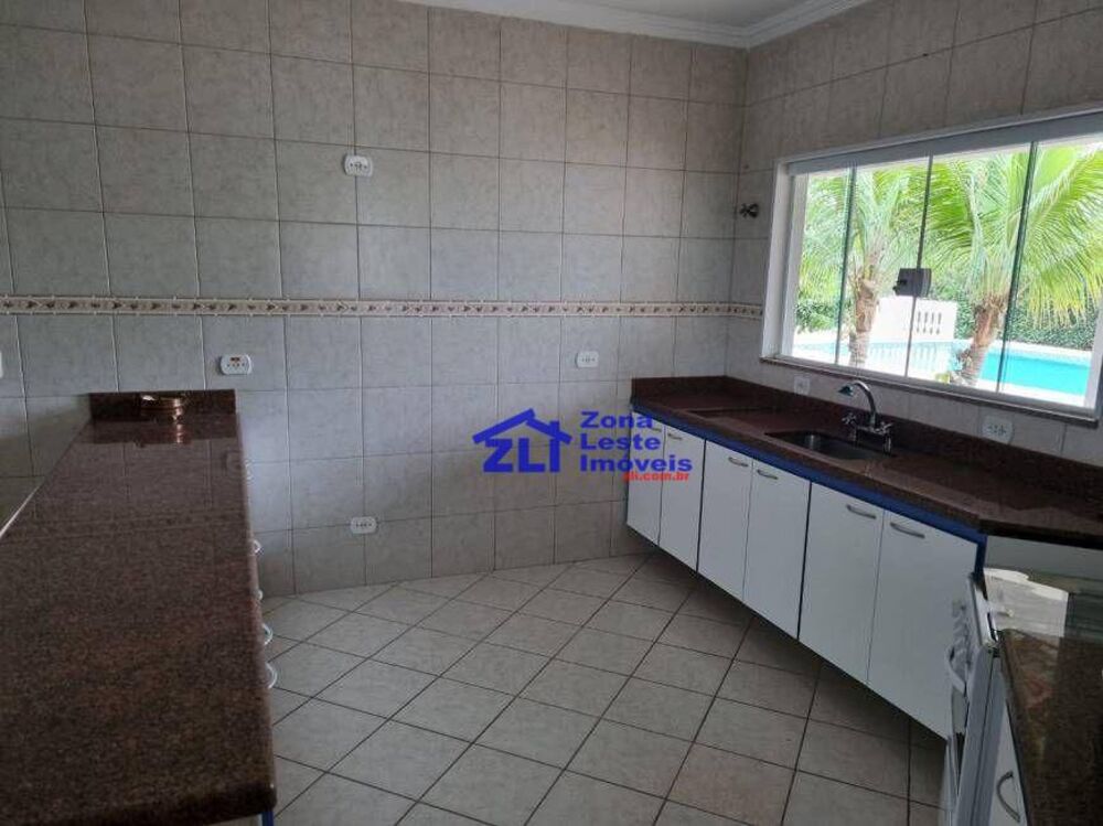 Casa à venda e aluguel com 3 quartos, 380m² - Foto 10