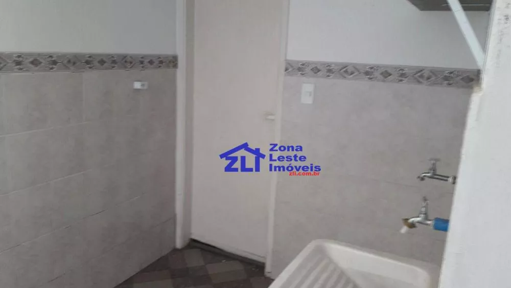 Sobrado à venda com 3 quartos, 100m² - Foto 2