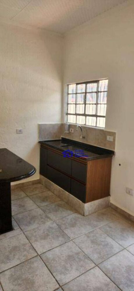 Casa para alugar com 3 quartos, 120m² - Foto 1
