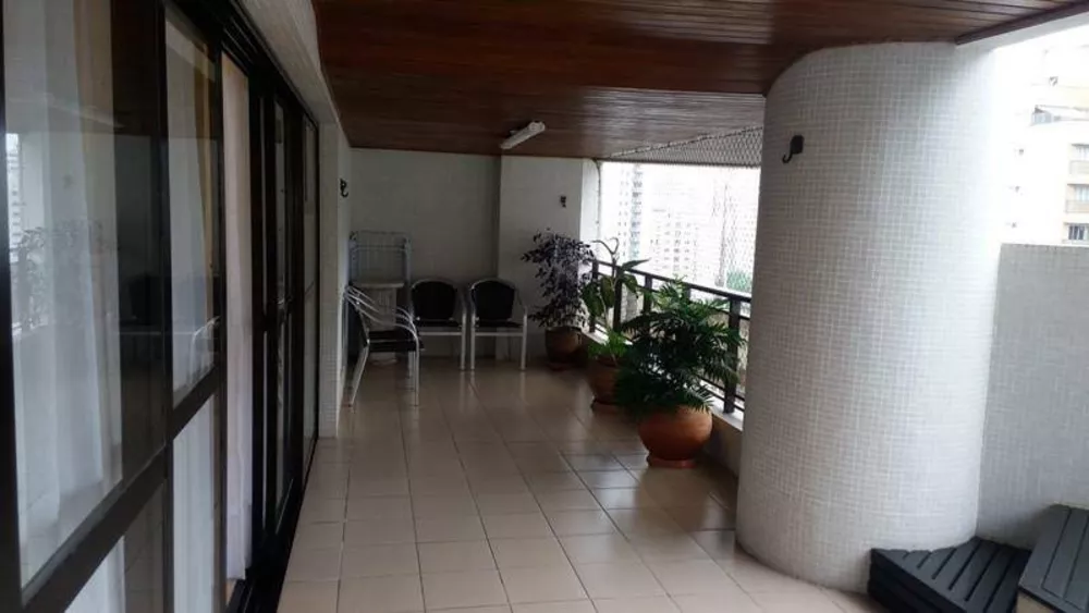 Apartamento à venda com 3 quartos, 190m² - Foto 4