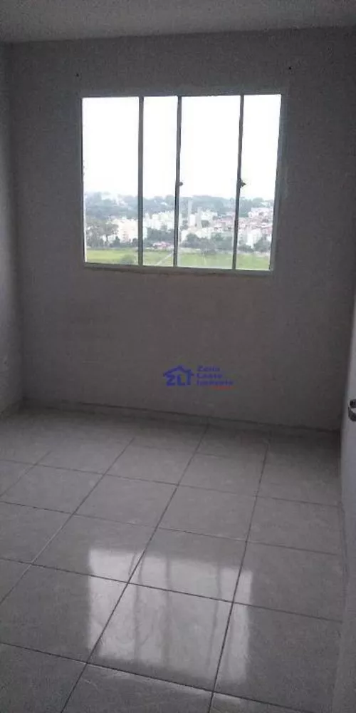 Apartamento à venda com 2 quartos, 42m² - Foto 4