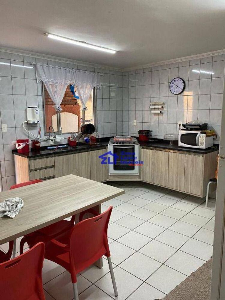 Sobrado, 4 quartos, 240 m² - Foto 3