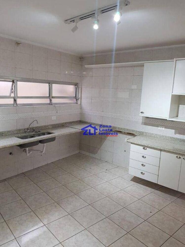 Sobrado, 3 quartos, 272 m² - Foto 1