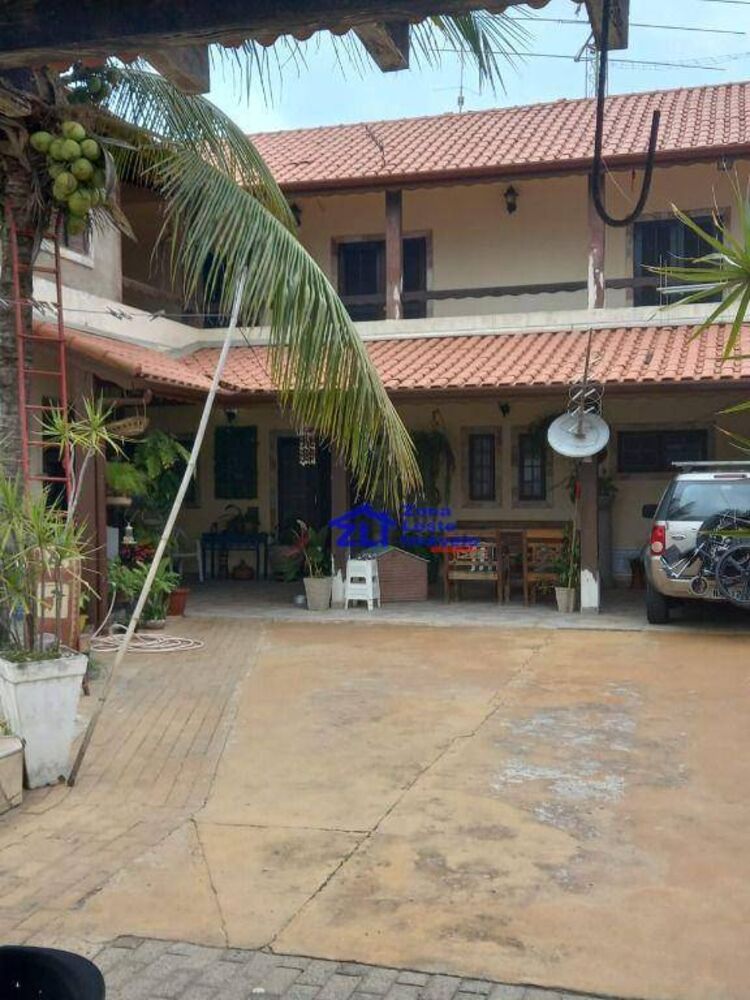 Casa, 6 quartos, 250 m² - Foto 1