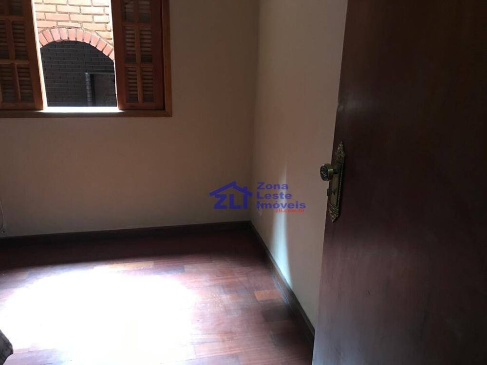 Sobrado à venda com 3 quartos, 240m² - Foto 2