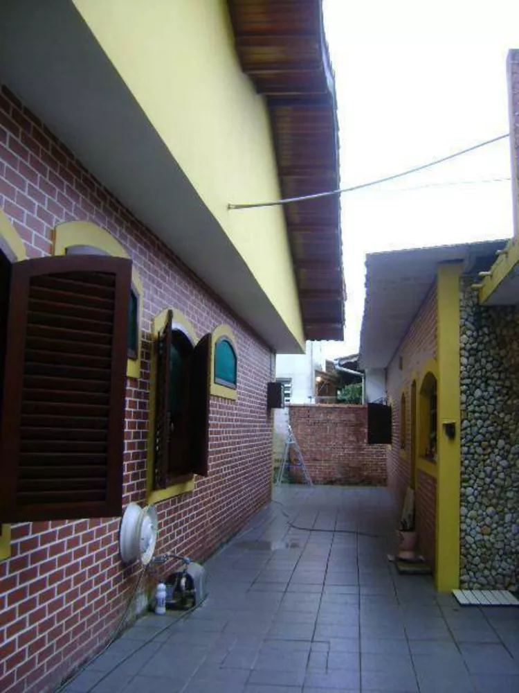 Casa, 6 quartos, 450 m² - Foto 4