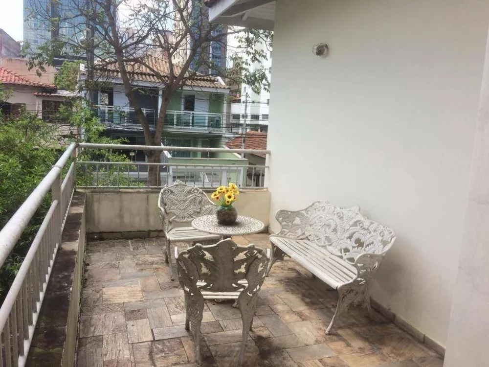 Sobrado, 3 quartos, 258 m² - Foto 1